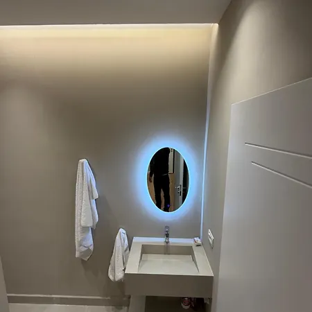 Apartment 27